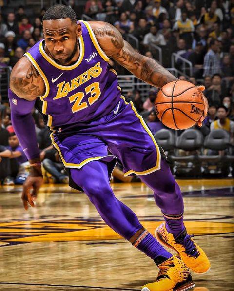 意大利上一场参加世界杯的首发11人：6人已退役，2人无球队（意大利上次世界杯首发11人中，6人已退役，2人暂无球队）