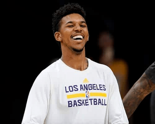 21岁天才成意甲头牌！进球+助攻双榜第一 皇马欲冬窗回购（21岁新星称霸意甲！进球、助攻双榜第一 皇马考虑冬窗回购）