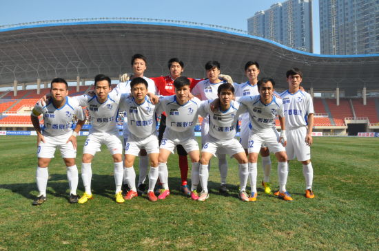 巴萨梅西进球助球队领先皇家社会（梅西破门助巴萨领先皇家社会）