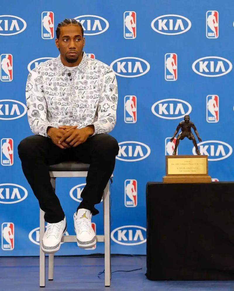 米兰vs拉齐奥首发：莱奥、恩昆库首发， 拉比奥出战（米兰对阵拉齐奥首发出炉：莱奥、恩昆库先发，拉比奥登场）