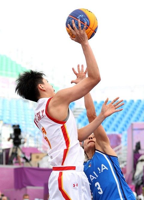 CBA球队战绩分析及焦点对决回顾（CBA战绩盘点与焦点之战回顾）