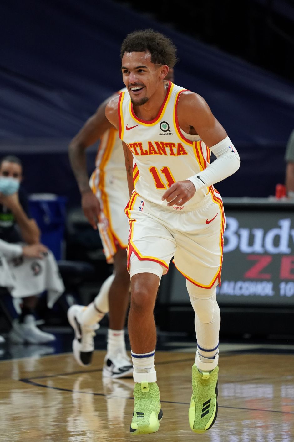 官方：热那亚主帅维埃拉下课；球队本赛季意甲9场未尝一胜（官宣：维埃拉不再执教热那亚，球队本季意甲9战仍未取胜）