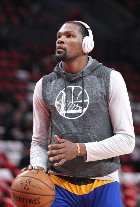 54球追平2015年的C罗，姆巴佩升至皇马球员自然年进球榜第四（姆巴佩54球追平C罗2015纪录，升至皇马球员自然年进球榜第4位）