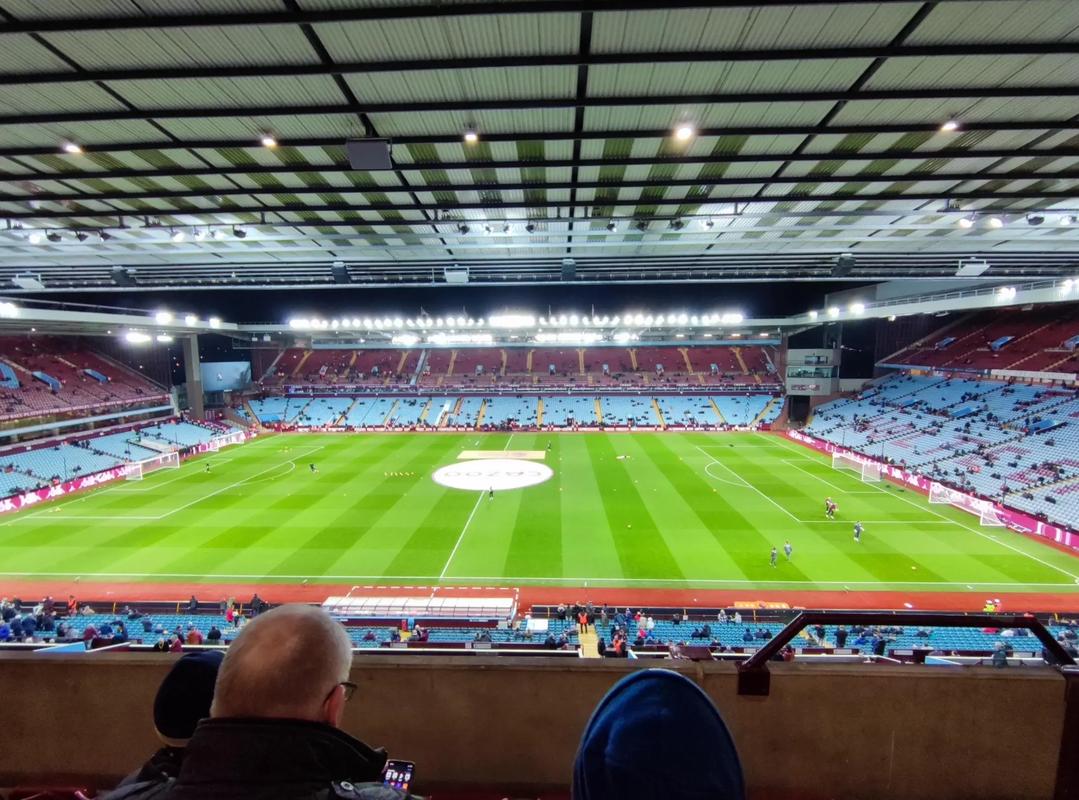 全北现代2-1光州捧杯，大田韩亚、浦项铁人、江原获亚冠资格（全北现代2-1击败光州加冕，大田韩亚、浦项铁人、江原锁定亚冠名额）