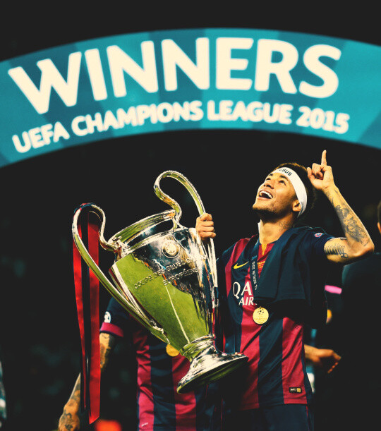 本赛季霍姆格伦出场时，雷霆战绩为20胜0负未尝一败（霍姆格伦出战，雷霆本季20战全胜）